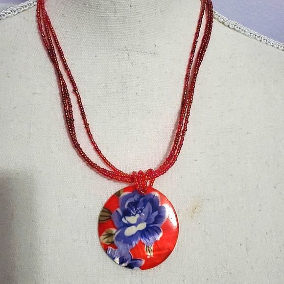 Red Seed Beads Necklace With Mother Of Pearl Blue Floral Rose Pendant - Picture 2 of 7